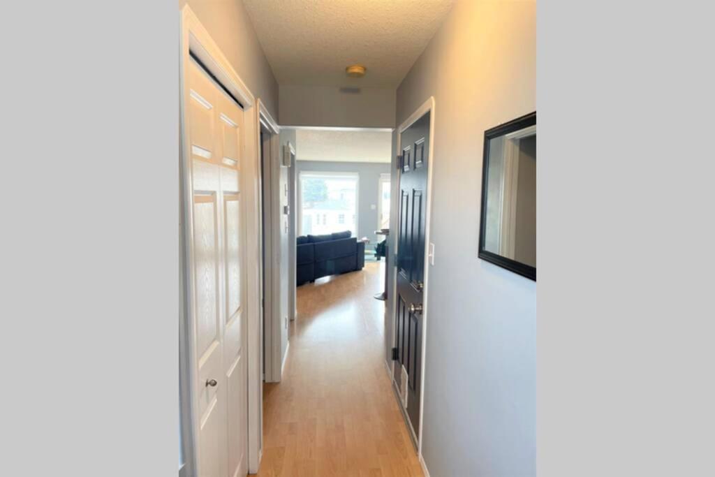 Spacious Duplex Camrose Dış mekan fotoğraf